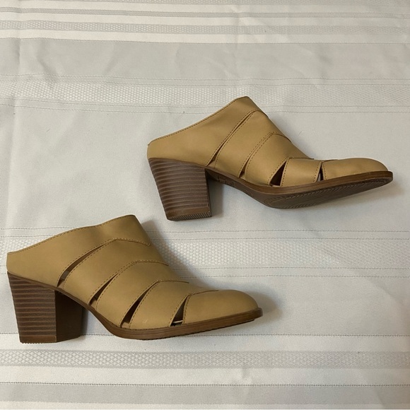 Time & True Womens Tan Heeled Mules EUC size 8 - Picture 2 of 6